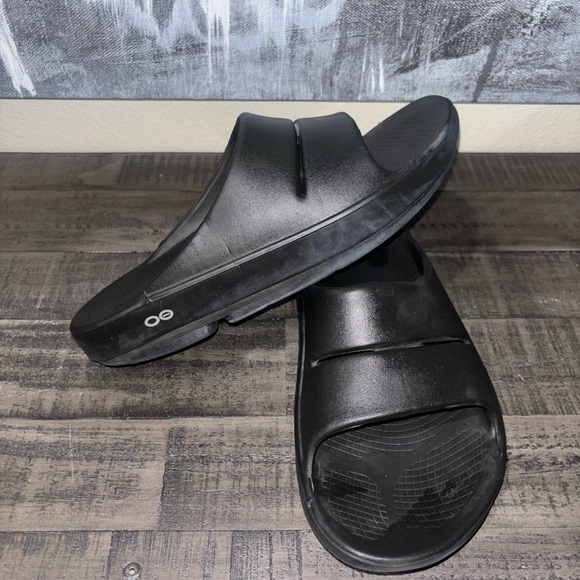 OOFOS Other - OOFOS OOahh Recovery Slide in black Men's SZ8